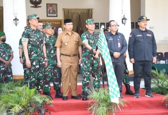 Pangdam V Brw Mayjen TNI Nurchahyanto saat melepas kontingen liga santri