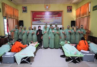 Donor darah Persit KCK Koorcab Rem 071 PD IV/Diponegoro