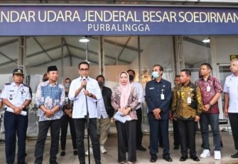 Menhub Budi Karya Sumadi saat memberikan keterangan pers di bandara J.B Soedirman Purbalingga, Jum'at (30/9)