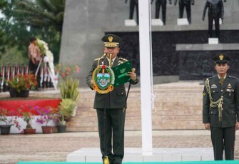 Pangdam I/BB Mayjen TNI Achmad Daniel Chardin saat upacara hari Kesaktian Pancasila di Simalungun, Sabtu (1/10)