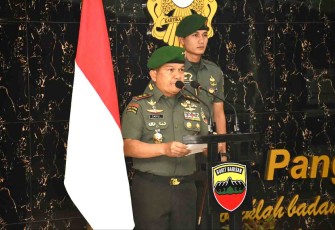 Pangdam I/BB Mayjen TNI Achmad Daniel Chardin saat laporan kenaikan pangkat prajuritnya. Sabtu (1/10)