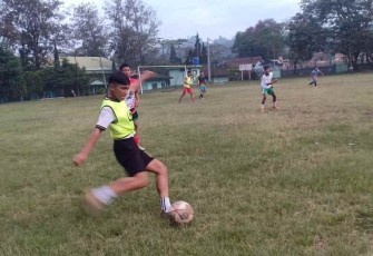 Tim Liga Santri Sulbar terus mengasah skill dan taktik bermain jelang Liga Santri Piala Kasad di Lembang. Minggu (2/10)