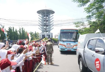 Sambutan meriah masyarakat Cilegon hadirnya Roadshow Bus KPK. Senin (3/10)