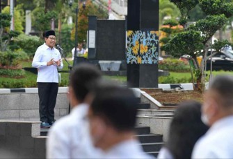 Gus Halim ajak sholat ghaib saat apel pagi. Senin (3/10) kemarin.