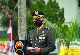 Kasrem 071/Wijayakusuma Letkol Inf Candra saat membacakan amanat Panglima TNI Jenderal Andika Perkasa. Rabu (5/10)