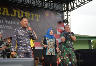 Panggung prajurit Korem 073/Mkt dalam rangka HUT TNI 