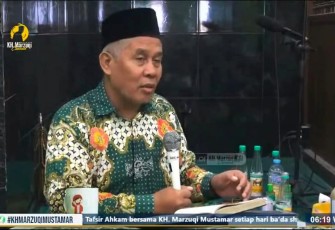 Ketua Pengurus Wilayah Nahdatul Ulama Jawa Timur KH. Marzuqi Mustamar 