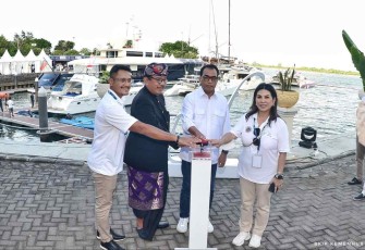 Menhub Budi Karya Sumadi saat kegiatan INSA Yacht Festival di pelabuhan Benoa. Jum'at (7/10)
