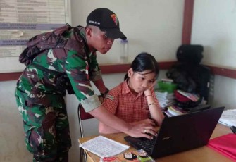 Sabar dan tekun ajarkan penggunaan internet anak-anak di perbatasan 