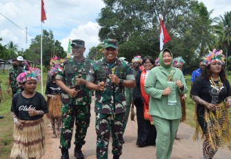 Pangdam XVII/Cendrawasih berkeliling Distrik Sota