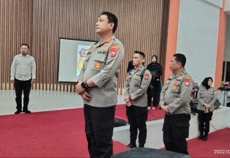 Kapolrestabes Makassar Kombes Pol Budi Haryanto saat melantik FKPM Kec. Rappocini 