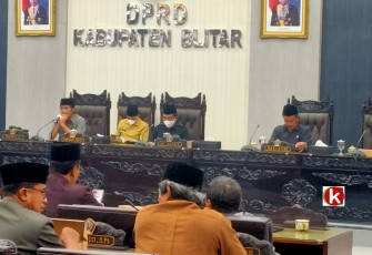 Situasi Rapat Paripurna Khusus DPRD Kabupaten Blitar, Senin 31 Oktober 2022. (Foto : Faisal NR / Klikwarta.com)