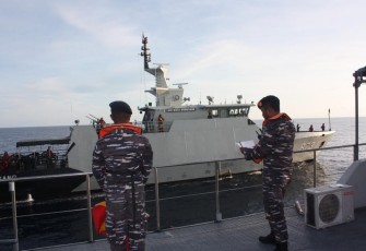 Prajurit Koarmada III Latihan di Perairan Teluk Cenderawasih
