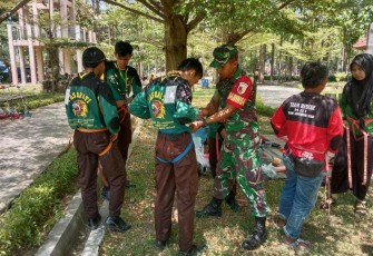 Serda Rudi saat mengajarkan snapling