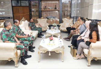 Pangkoarmada III Laksamana Muda TNI Irvansyah menerima kunjungan CEO Bank Mandiri Jayapura 