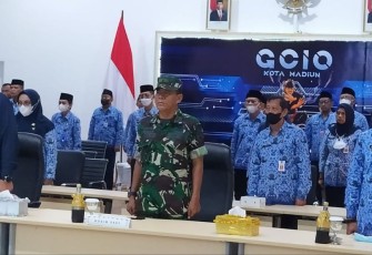 Kasdim 0803/Madiun saat upacara HUT Korpri secara virtual 