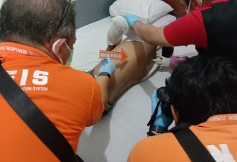 Tim Inafis Polres Semarang saat mengidentifikasi korban di TKP. Kamis (1/12)