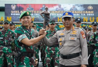 Danrindam XIV Hasanuddin Kolonel Inf Ganda Simatupang saat menutup Diklat Integrasi TNI AD - Polri