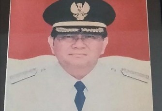 Drs.Max Lumintang, mantan Wali Kota Bitung, masa bakti 22 Agustus 2005 - 20 Februari 2006