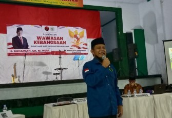 H. Gunawan, S.H., M.Hum, saat memaparkan arti Wawasan Kebangsaan 