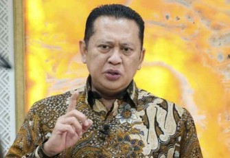 Ketua MPR RI saat memberikan keterangan pers di Jakarta 