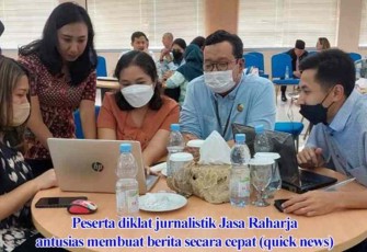 Peserta edukasi kehumasan di gedung Jasa Raharja cabang utama DKI Jakarta, Sabtu (1/10)