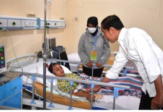 Presiden Joko Widodo mengunjungi Rumah Sakit Umum Daerah (RSUD) dr. Saiful Anwar, Kota Malang, Jawa Timur, Rabu (5/10)