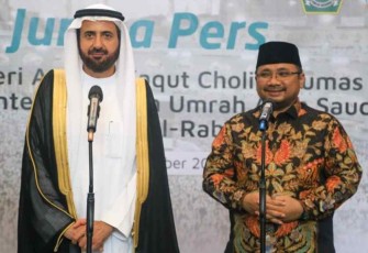 Menag Yaqut Cholil Qoumas bersama Menteri Haji dan Umrah Arab Saudi Tawfiq F Rabiah
