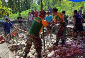Bangun rumah warga di Maluku 