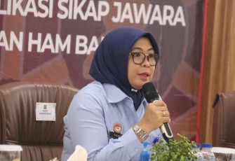 Kadiv Administrasi Yusfini saat sosialisasi fitur M-Huknis 