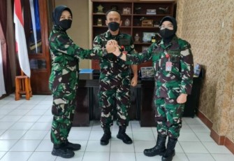Danlanud Muljono Kolonel Pnb Sugeng Budiono saat foto bersama usai sertijab Kepala RSAU Soemitro Lanud Muljono 