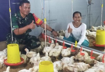 Komsos bersama peternak ayam desa binaan