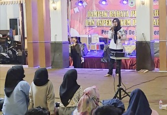 Penyuluhan bahaya narkoba di kantor Desa Pendem Kota Batu, Kamis (29/12) malam