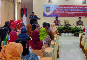 Walikota Blitar Santoso Saat Berikan Sambutan Pengarahan Dalam Pelatihan Perkoperasian oleh DinkopUMNaker Pemkot Blitar