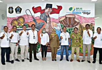 Bupati Blitar Rini Syarifah Bersama Jajaran Pimpinan BPJS Ketenagakerjaan Cabang Blitar dan Jawa Timur