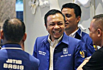 Wakil Ketua DPW PAN Jawa Timur Rahmat Santoso (tengah senyum) Saat Hadiri Rakerda DPW PAN Jawa Timur di Surabaya tahun 2022.