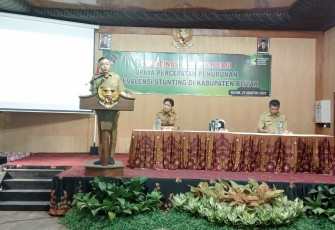 Wabup Blitar Rahmat Santoso Berikan Sambutan Pengarahan Pada Kegiatan Monev Penanganan Stunting (foto : Faisal NR / Klikwarta.com)