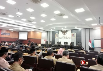 Sidang Paripurna DPRD Kabupaten Blitar, Selasa 13 September 2022. (foto : Faisal NR / Klikwarta.com)