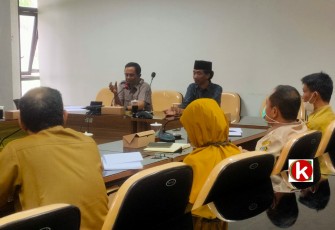 Komisi III DPRD Kabupaten Blitar Raker bersama Dinas Perumahan, Kawasan dan Permukiman Kabupaten Blitar. (foto : Faisal NR / Klikwarta.com)