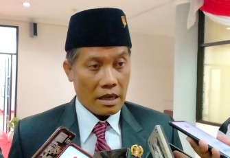 Ketua DPRD Kabupaten Blitar Suwito Saren Satoto (foto : Faisal NR / Klikwarta.com)