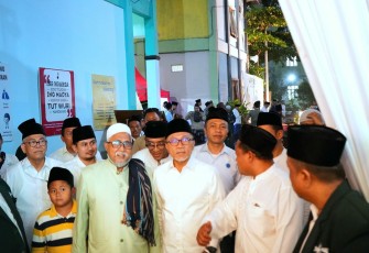 Wabup Blitar Rahmat Santoso (belakang Zulhas dua dari Kanan) Saat Hadiri Muskerwil PWNU Jawa Timur di Nganjuk Sabtu, 24 Desember 2022.