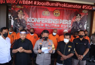 Kapolres Blitar Kota, AKBP Argowiyono S.H S.I.K M.Si, saat konferensi pers, Jumat (26/8/2022).
