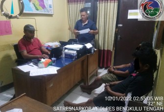 dua orang pria inisial HG (42) dan RF (24) diamankan Sat Resnarkoba Polres Bengkulu Tengah (Benteng) Polda Bengkulu 