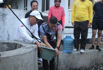 Menteri Pariwisata dan Ekonomi Kreatif (Menparekraf) RI Sandiaga Salahuddin Uno saat berkunjung ke Rumah Pengasingan Bung Karno, Rabu (03/08). 