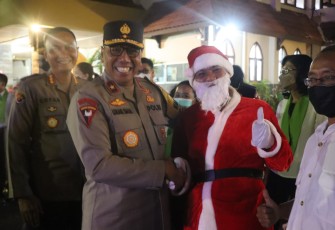 Wakapolda Bengkulu saat Cek Langsung Situasi Pengamanan Malam Natal di Kota Bengkulu