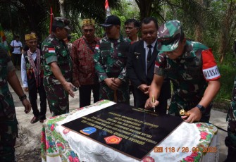 Danrem 121/Abw saat Resmikan Hasil Pengerjaan Opster TNI Tahun 2022
