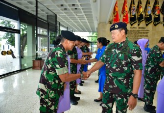 Kasal saat Terima Pelaporan Korps Kenaikan Pangkat 8 Pati TNI AL