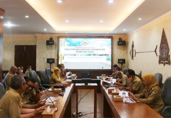 Bupati Blora Arief Rohman memimpin rapat terkait status jalan yang akan diusulkan menjadi jalan provinsi.