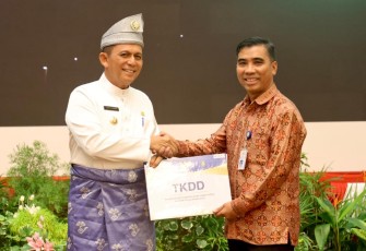 Gubernur Ansar saat Serahkan DIPA dan TKD 2023
