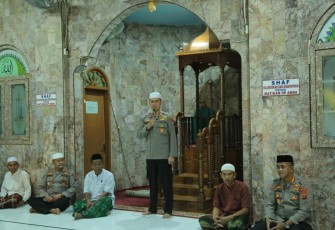 Wakapolda Sumut saat Safari Sholat Subuh Bersama di Masjid Nurul Hidayah